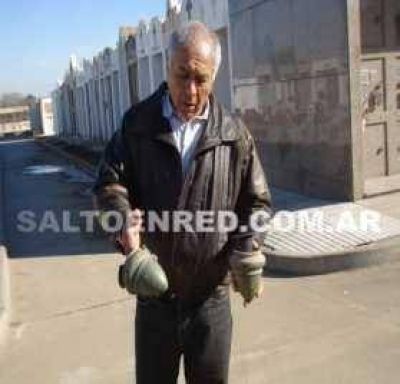 M�s de cien kilos de bronce se robaron del cementerio