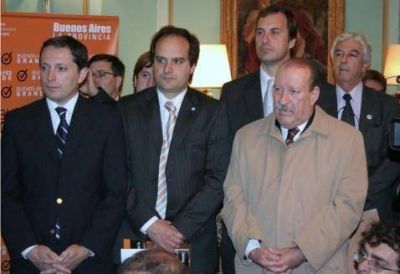 Brindar� asistencia t�cnica y capacitaci�n a los productores  El Municipio firm� el Convenio para fortalecer el Programa Nacional de Agricultura Periurbana
