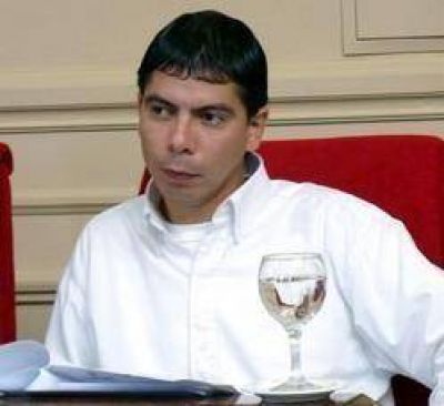 �Yo represento a los vecinos de Campana y no a un partido provincial�, se�al� el concejal Moreno