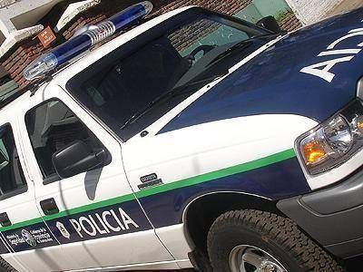 EN ESTEBAN ECHEVERR�A Un polic�a fue gravemente herido en Monte Grande