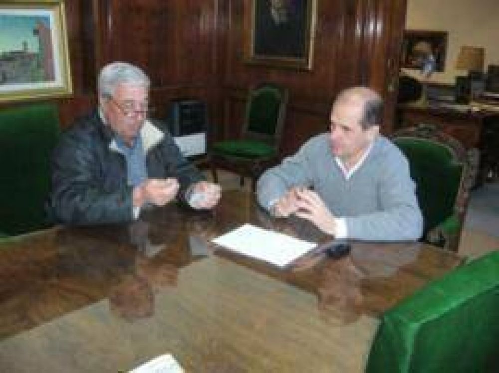 Pehuaj� Zurro sigue apuntalando con aportes, a instituciones del distrito
