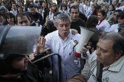 Sin respuesta del gobierno, los trabajadores de la salud marchar�n a la Plaza