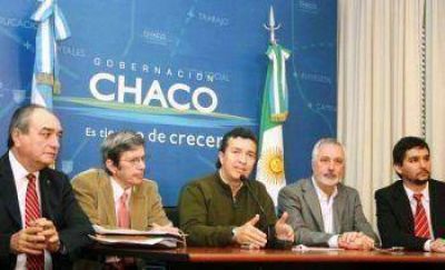 Gobierno firm� convenio para equipar viviendas con mobiliario de fabricaci�n chaque�a