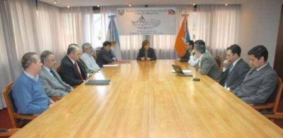 El Ejecutivo recibi� a otros poderes para ir consensuando el Presupuesto 2011 con cuentas pendientes todav�a en el 2010