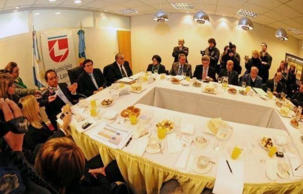 Scioli ret� a D�az P�rez por la inseguridad en Lan�s