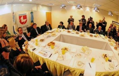 Scioli ret� a D�az P�rez por la inseguridad en Lan�s