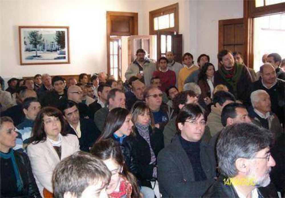 Reuni�n del Kirchnerismo en Alvear