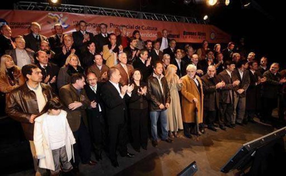 Encuentro Cultural de Daniel Scioli con 68 intendentes en Luj�n: Carlos Selva estuvo ausente