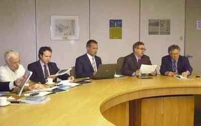 Especialistas se re�nen para implementar el Centro de Investigaci�n y Desarrollo del Mar