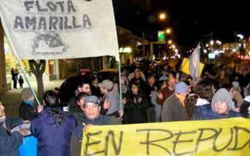 Diversos sectores repudiaron el desalojo de marineros de Caleta