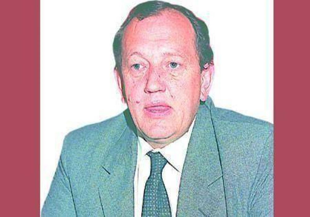 Helmer no descarta ir por fuera del PJ
