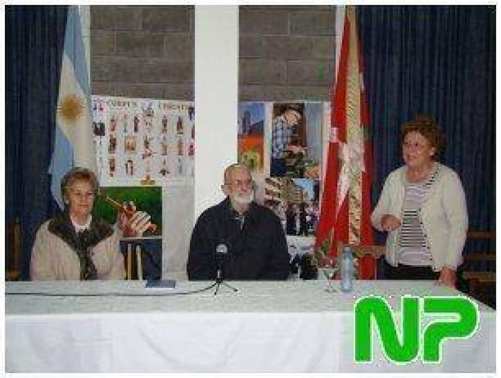 Cultura: INTERESANTE CONFERENCIA EN EL CENTRO VASCO DE JOSE C. PAZ