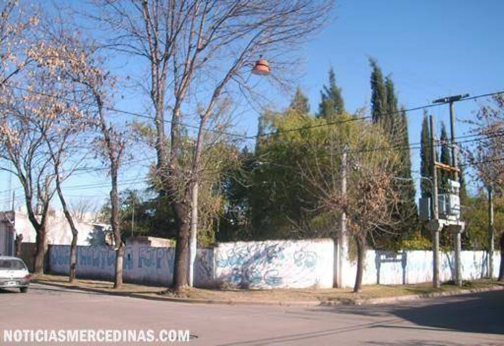 Piden por el edificio para el Instituto 7: este martes a las 10, convocatoria en plaza San Mart�n