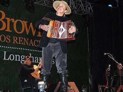 LONGCHAMPS| CON BAILE, M�SICA Y ARTE Eleonora Cassano y Tarrag� Ros cerraron los festejos por el centenario