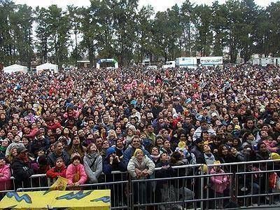  ECHEVERR�A| CIERRE DE LOS FESTEJOS POR EL D�A DEL NI�O Bal� y Pi�on hicieron estallar de alegr�a a grandes y chicos