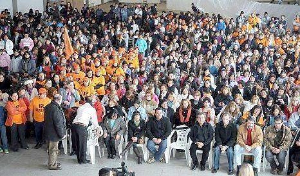"Somos el peronismo que construye, sin hacer zancadillas", dijo Urribarri