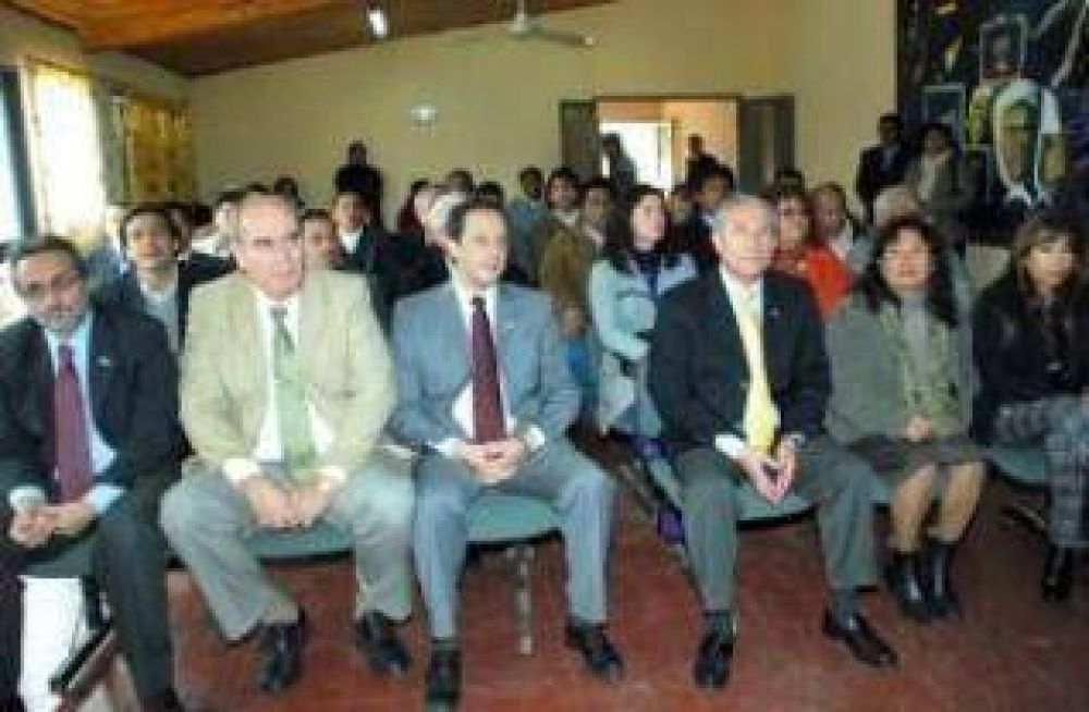 Barrionuevo present� obras de acceso y planta depuradora de l�quidos para Calilegua