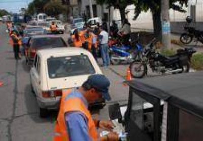 Tr�nsito labr� unas 350 infracciones y secuestr� 36 veh�culos