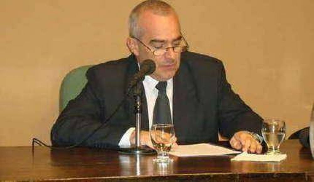 Buscan eliminar licencias de intendentes para ocupar otro cargo p�blico