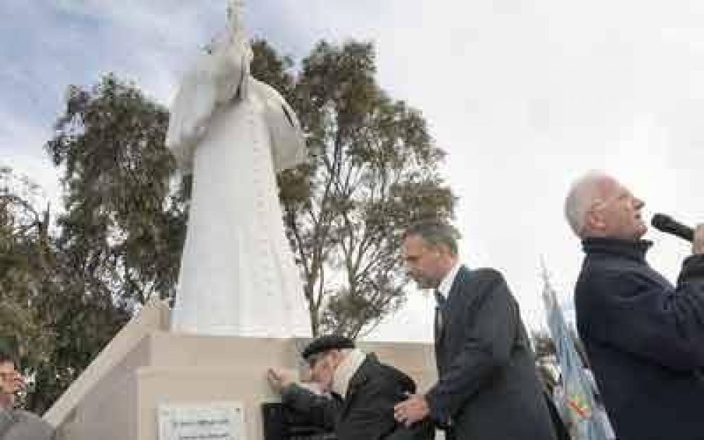 Buzzi homenaje� ayer a Don Bosco