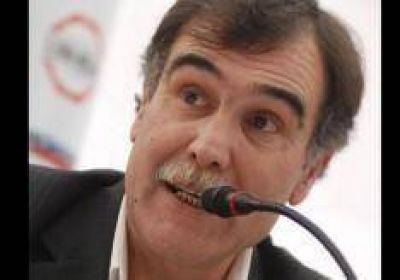 Bertoldi piensa otorgar un aumento del 20% en 2010