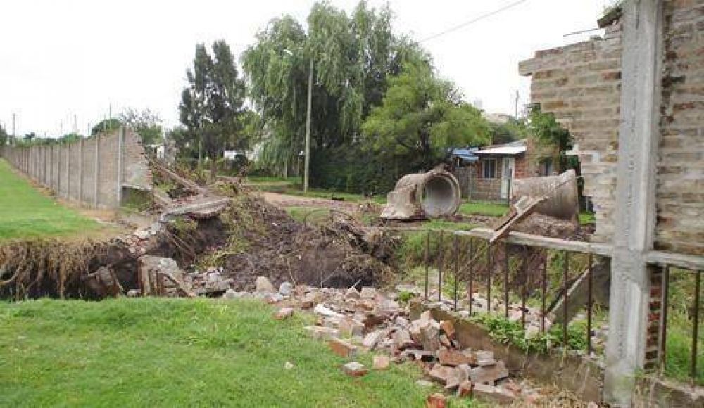 Un colegio le reclama al Municipio por la destrucci�n de su pared�n