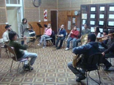 Actividades de la Banda y Escuela de M�sica Municipal Exitosa cl�nica de m�sica