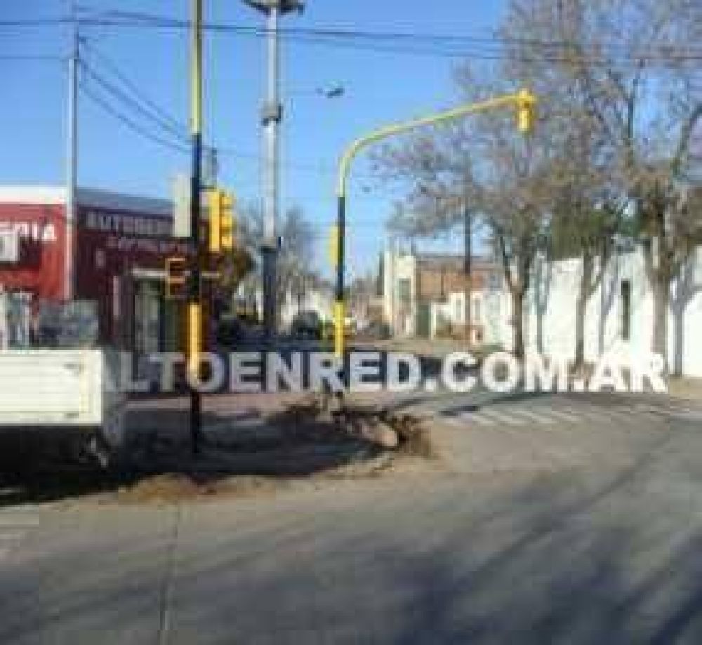 Cambios en el gabinete y la inauguraci�n de sem�foros y d�rsena en Avda. Espa�a