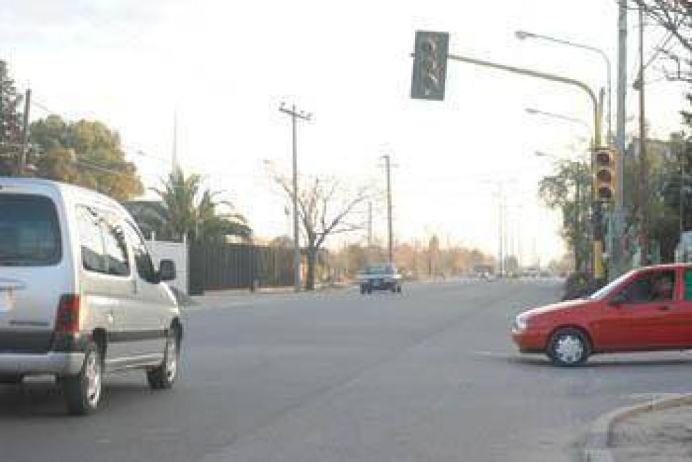 Quejas de vecinos y conductores Los vecinos siguen pidiendo una soluci�n con los sem�foros