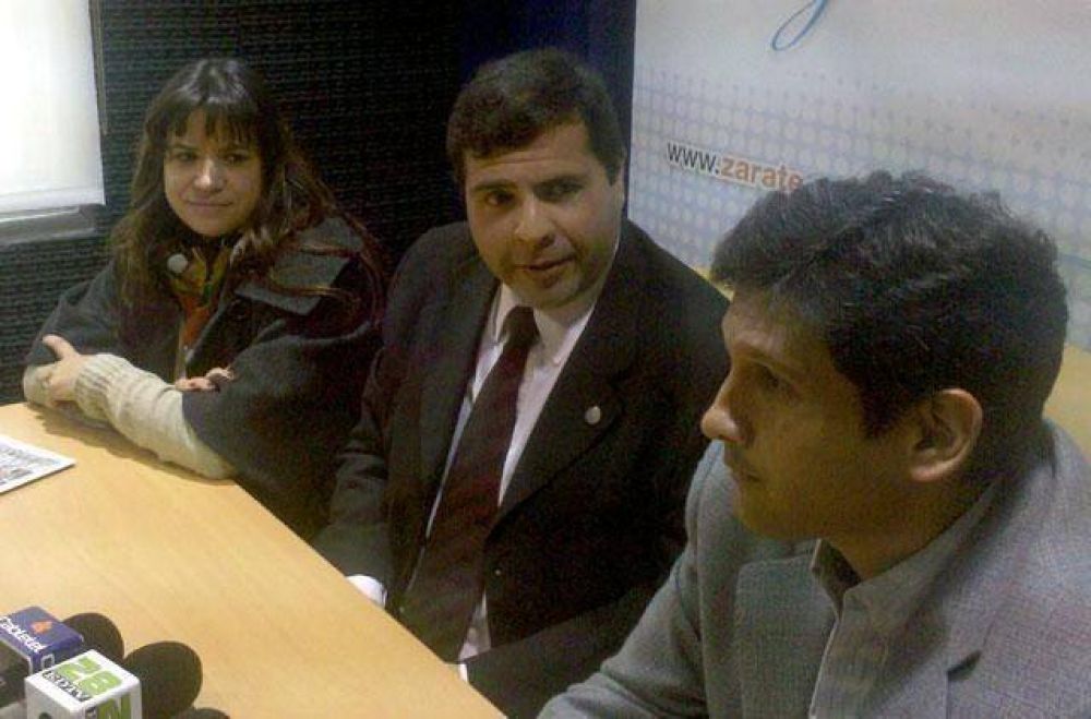 Numerosos enroques de cargos en la gesti�n municipal Rosal�a Z�rate es la nueva Subsecretaria de Servicios P�blicos