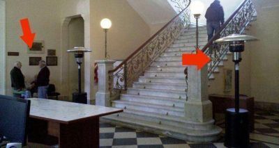Tres meses despu�s El HCD pide que se retiren calefactores del hall municipal