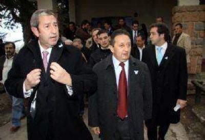 Jaque se desentendi� y Cobos critic� a los K