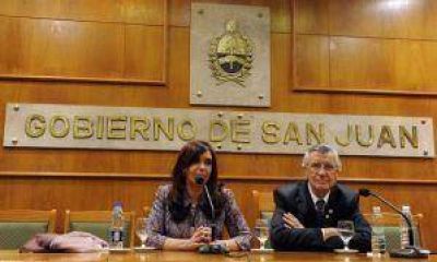 Firman convenio para reducir deuda provincial   