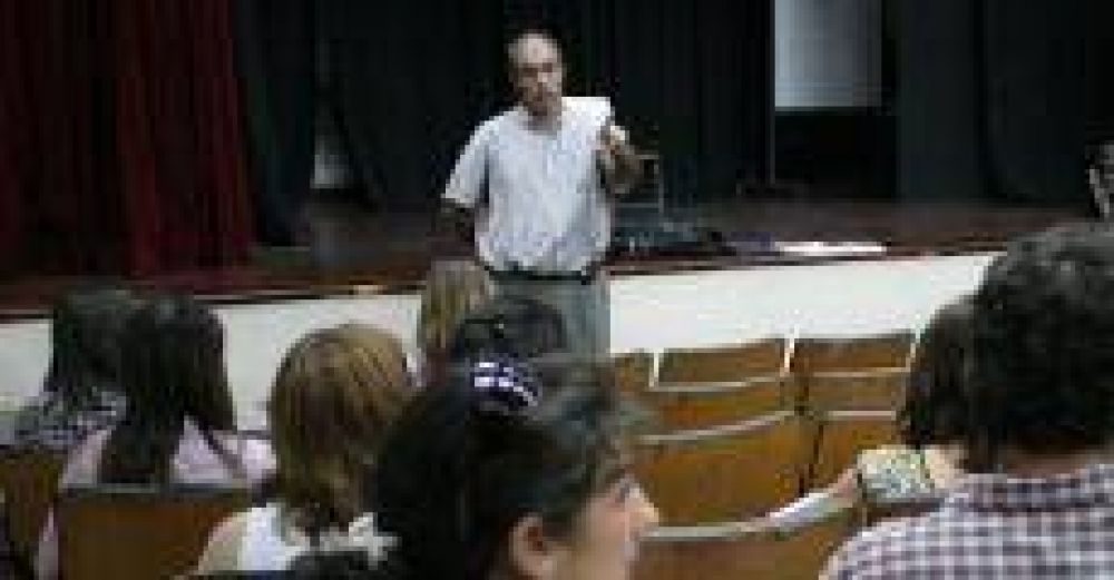 El 26 de agosto vuelven a paralizarse las aulas de la UNT