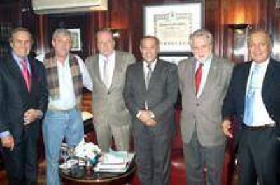 Senadores del Peronismo Federal almorzaron con representantes de la Mesa de Enlace