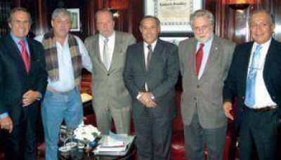 La Mesa de Enlace visit� al peronismo disidente