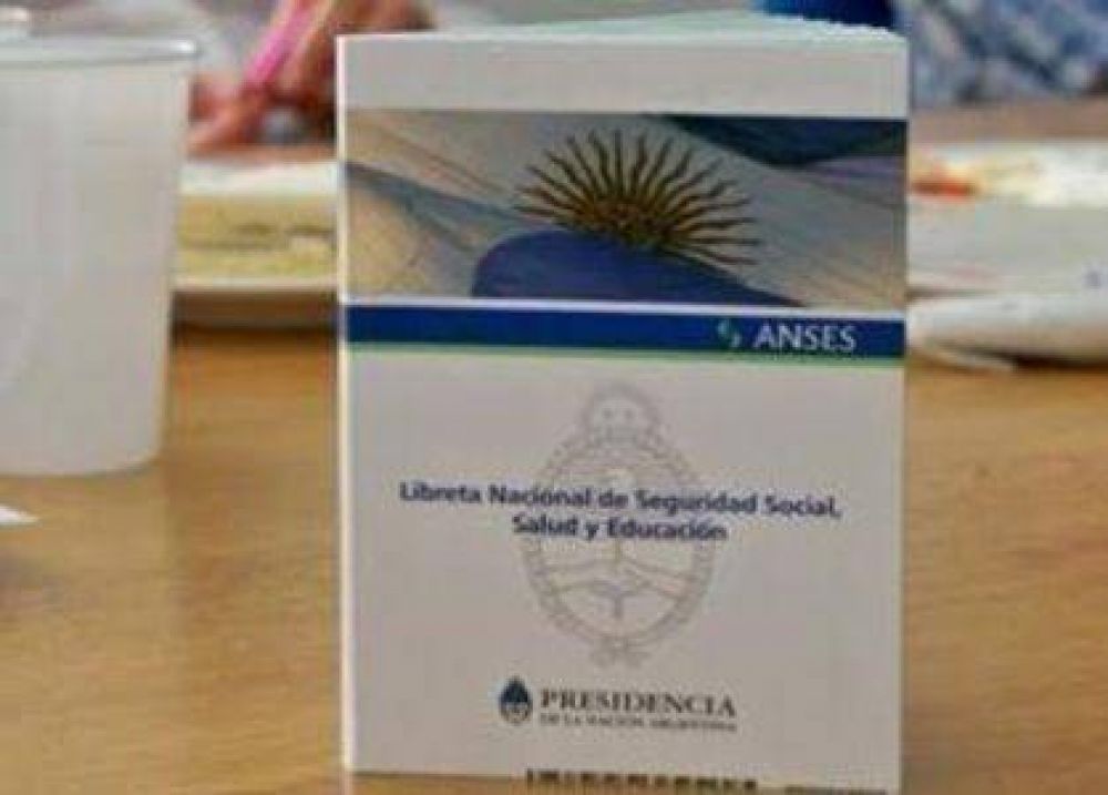 En nuestra ciudad ANSeS entrega libretas de la Asignaci�n Universal por Hijo