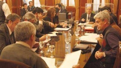 El CAM, nuevamente en el ojo de la tormenta 
