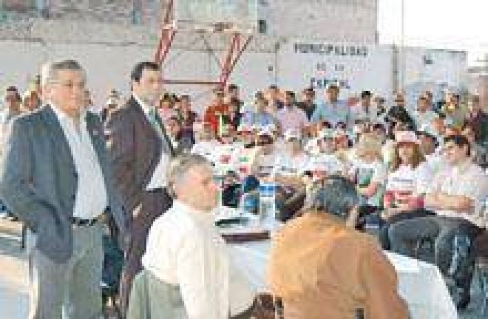 Zamora recibi� un masivo respaldo para la candidatura a intendente de Infante 