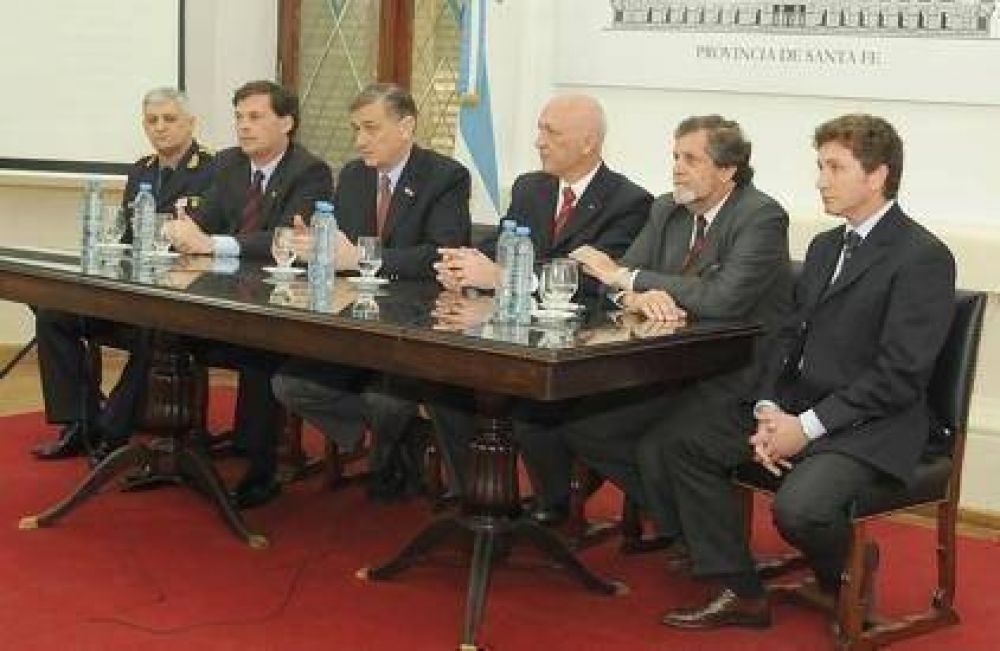 El gobierno present� el Programa de Construcci�n y Readecuaci�n Edilicia de Comisar�as