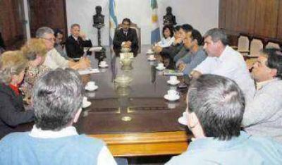 Reglamentan la Ley de Titularizaci�n para m�s de 8 mil docentes