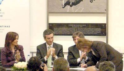 La Gobernadora firm� la adhesi�n de la Provincia