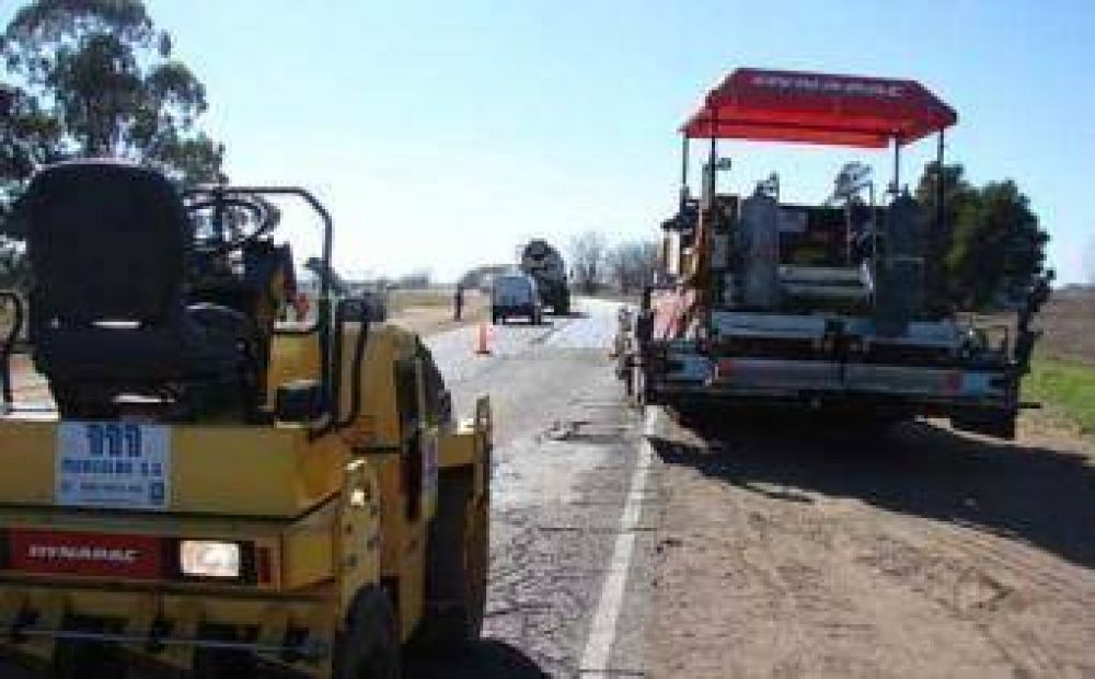 Avanzan los trabajos en la carpeta asf�ltica de la avenida de Circunvalaci�n