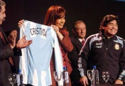 La UCR dice que "F�tbol para Todos" da p�rdidas por casi $1000 millones