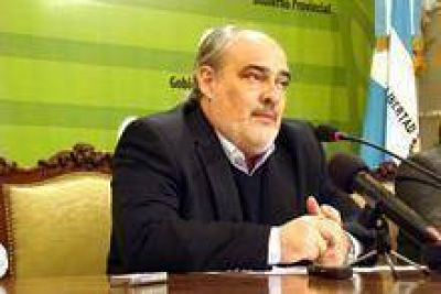 Ayu� Grande: un proyecto inmerso en evidente juego de intereses cruzados 
