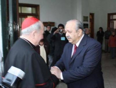 El Gobernador recibi� al representante del Papa