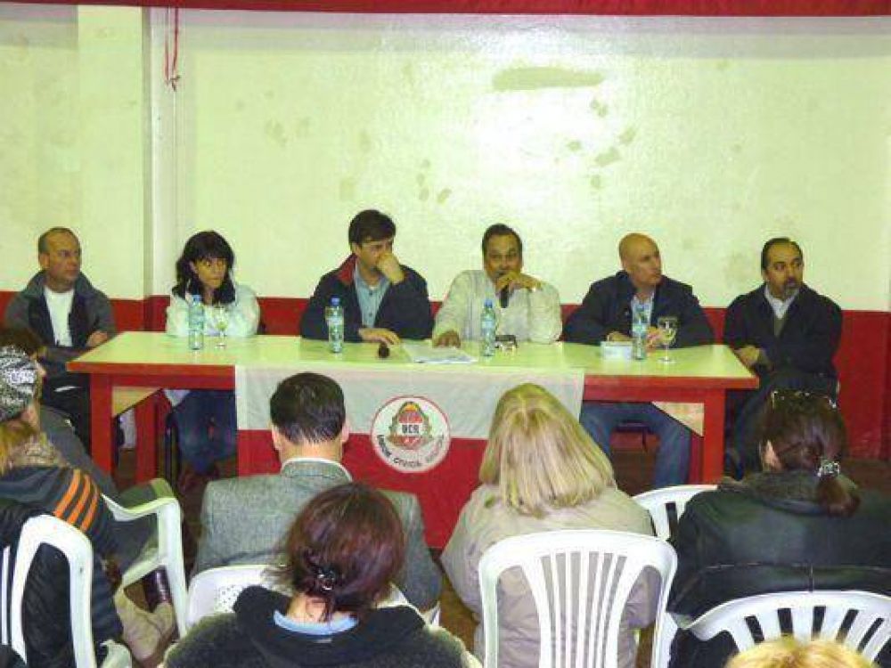 Pagella explic� lo actuado en la multipartidaria ante afiliados radicales