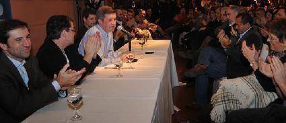 Ministros de Scioli tambi�n recorren la Provincia para sumar 'al Proyecto'