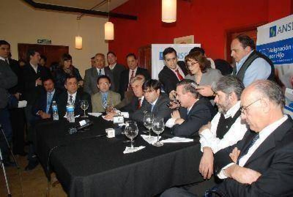  La Anses ampli� centro de atenci�n en Choele