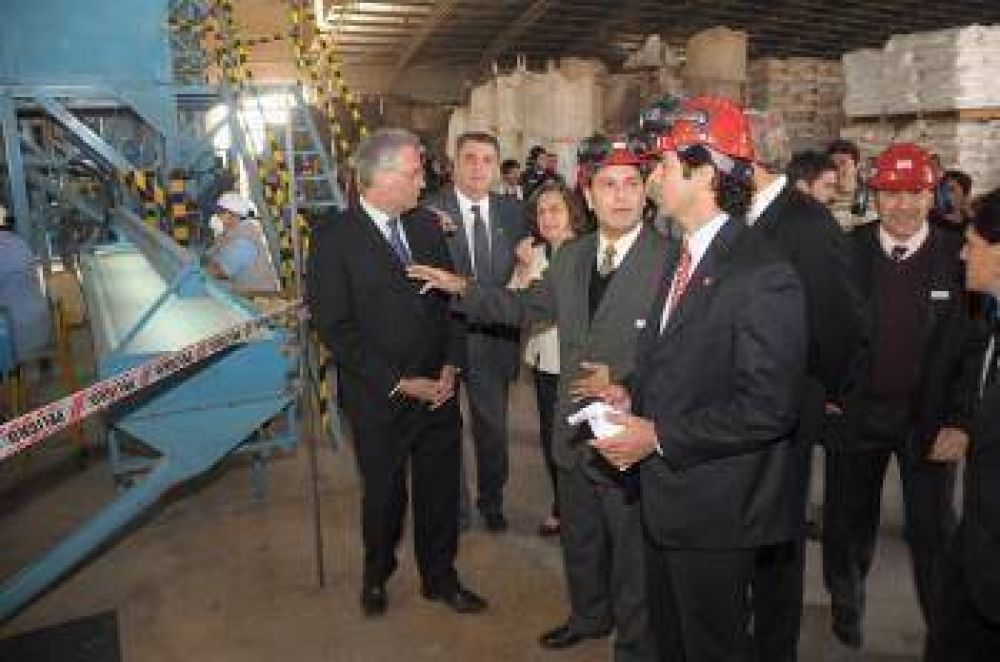 Se puso en funcionamiento una planta procesadora de legumbres en General G�emes